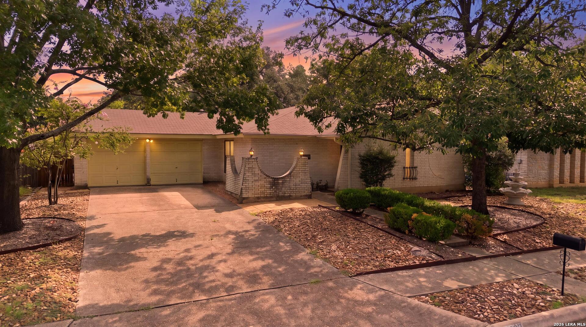 6322 Forest Bend