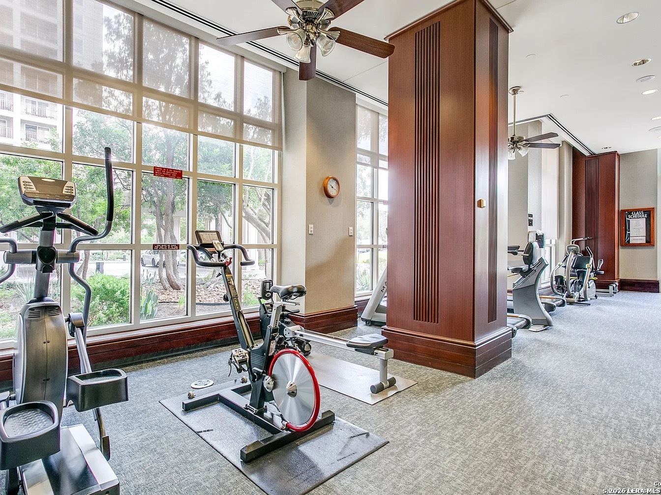 1 TOWERS PARK LN, #213, San Antonio, TX 78209