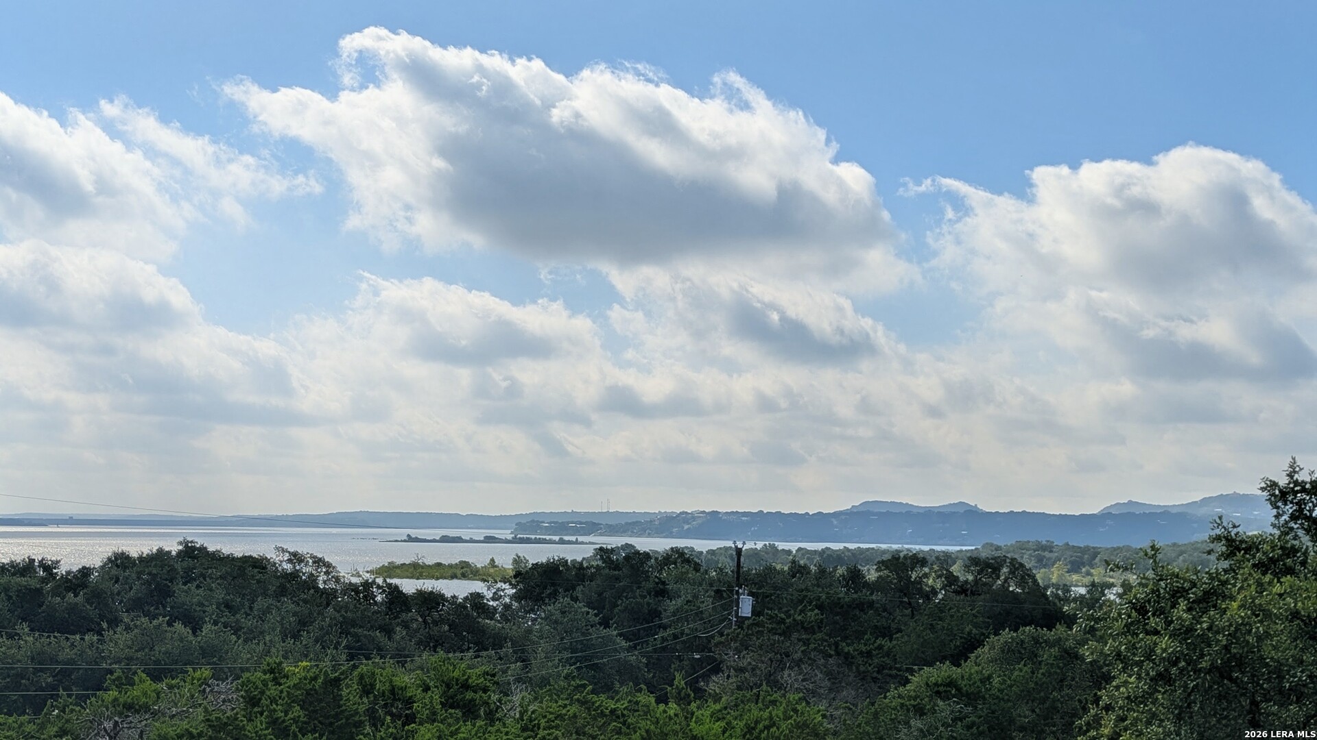 809 Lakebreeze Dr Listing Cover Image