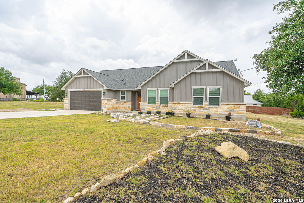 102 Clemente Zapata, Blanco, TX 78606