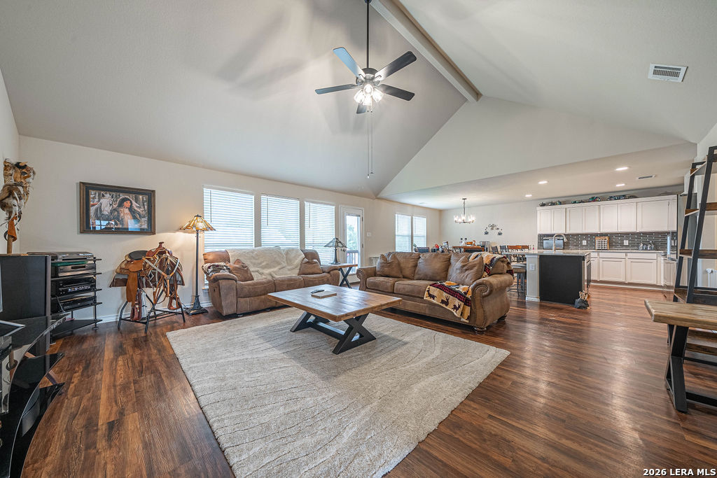102 Clemente Zapata, Blanco, TX 78606