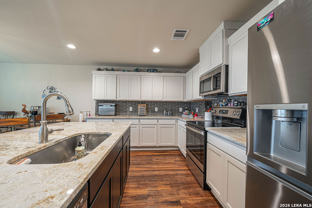 102 Clemente Zapata, Blanco, TX 78606