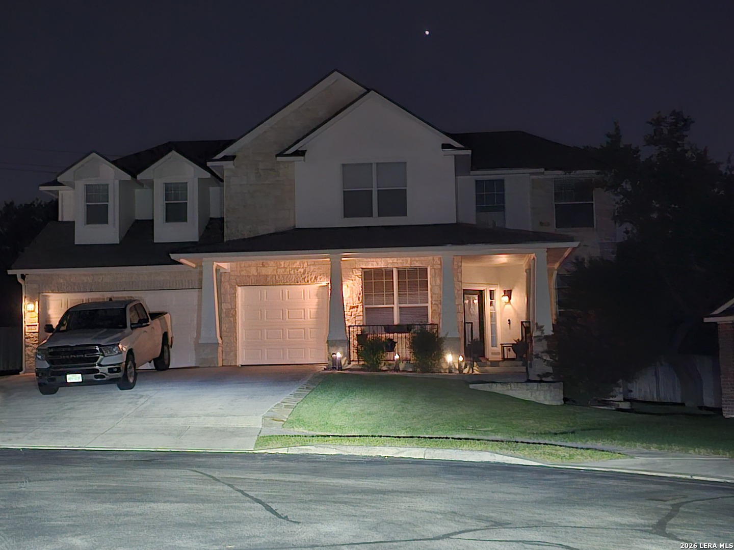 9815 Selbourne Ln Listing Cover Image