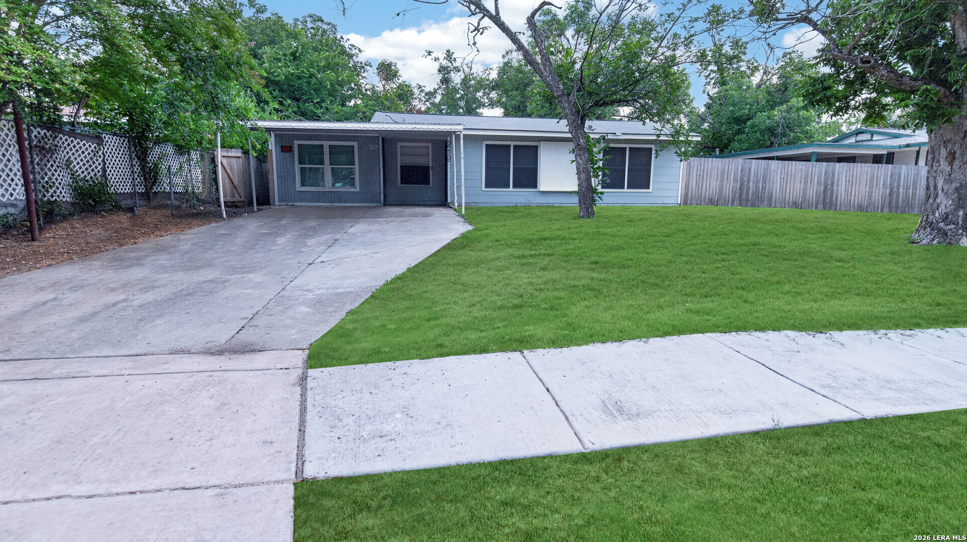 219 Leonidas Dr Listing Cover Image