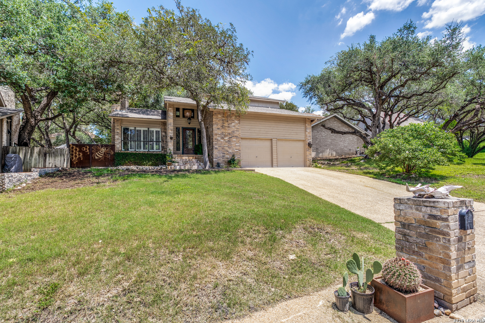 1911 Woodseer St Listing Cover Image
