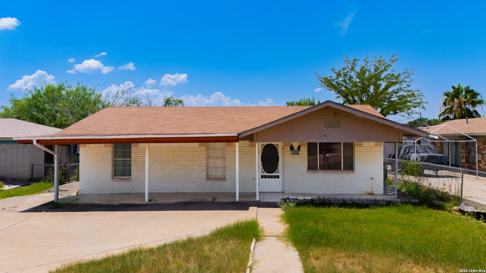 1924 Hoover St Listing Cover Image