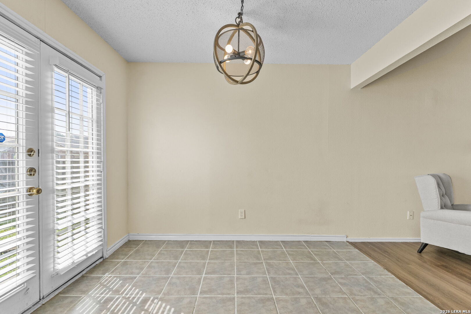702 GARDEN MEADOW DR, Universal City, TX 78148