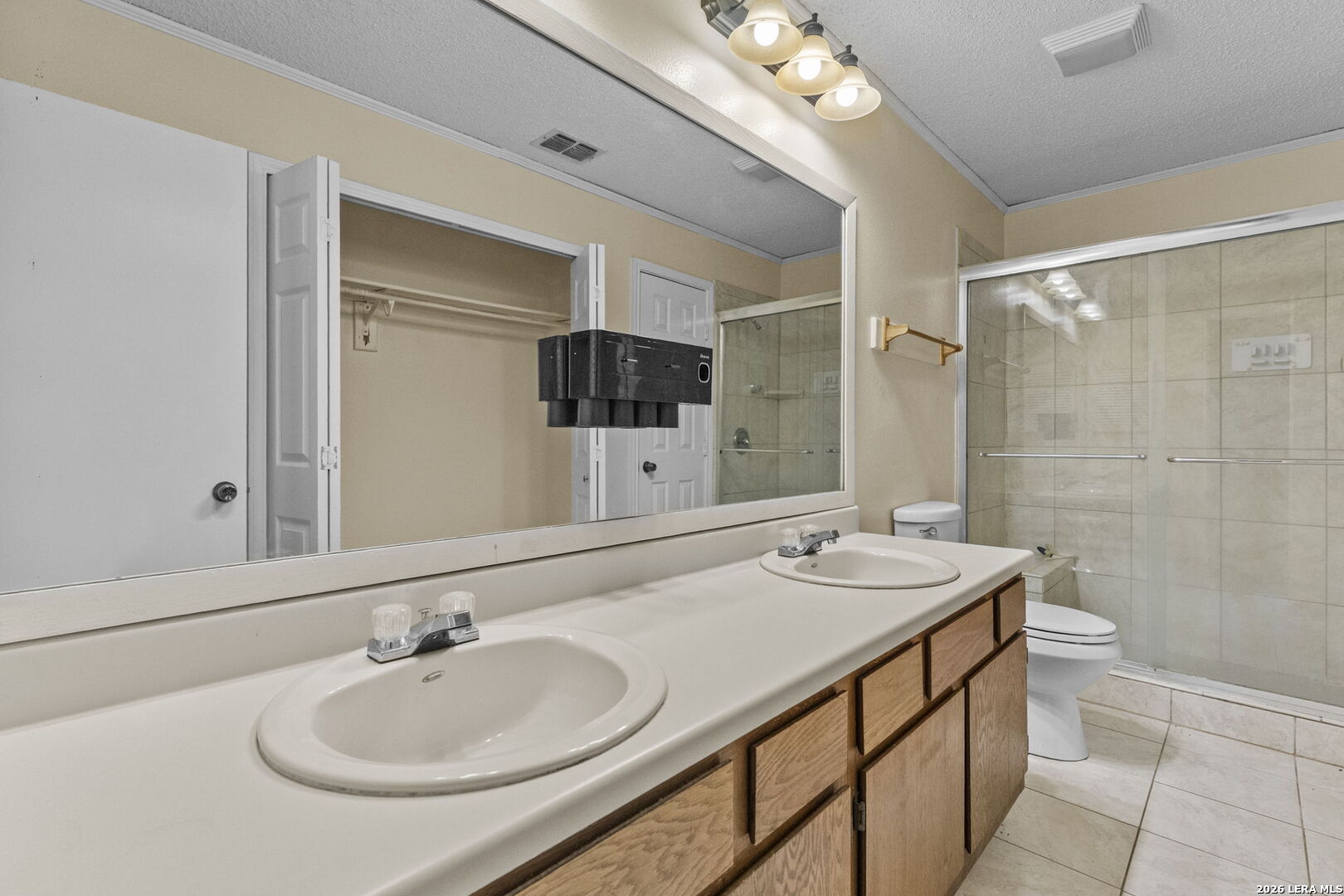 702 GARDEN MEADOW DR, Universal City, TX 78148