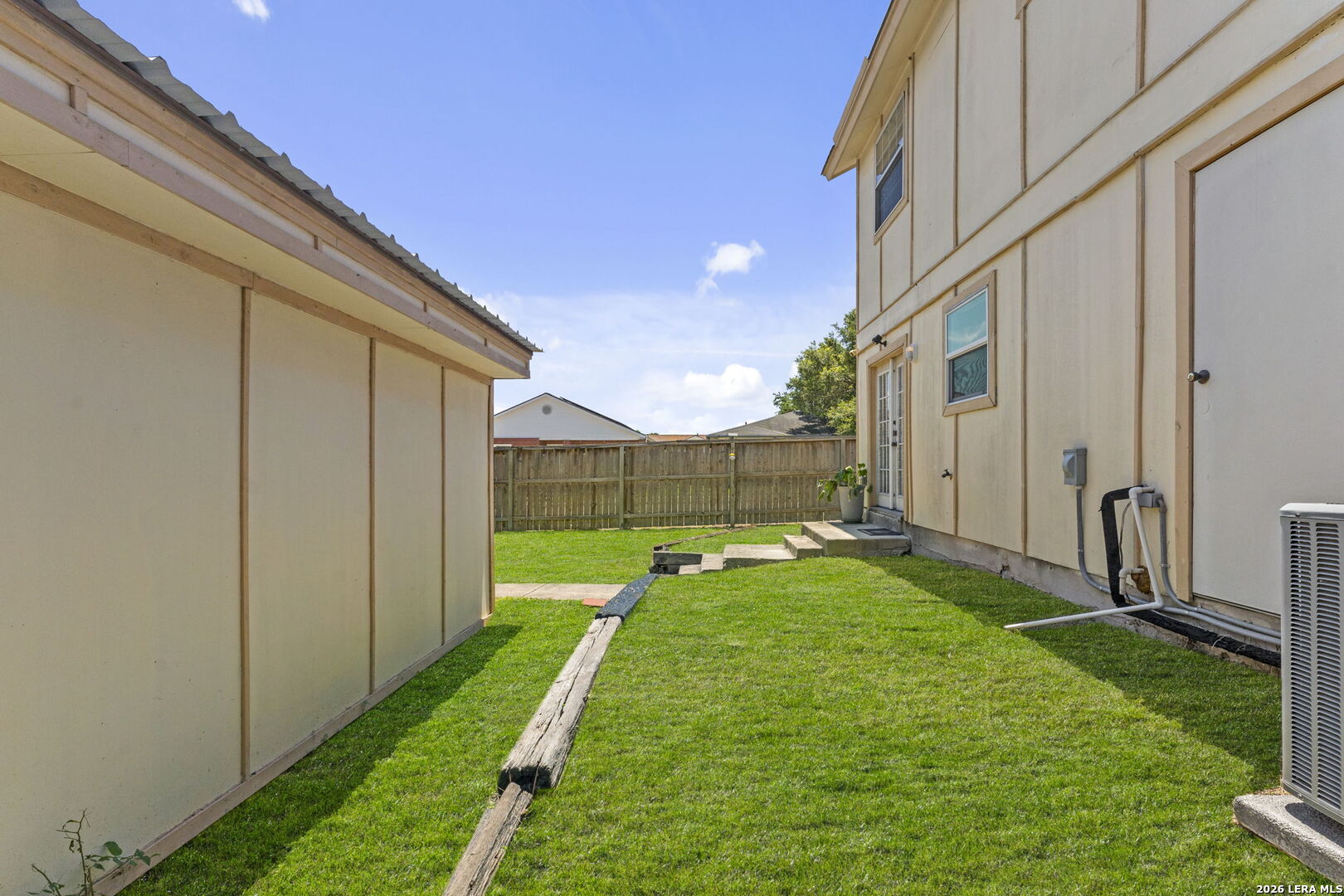 702 GARDEN MEADOW DR, Universal City, TX 78148