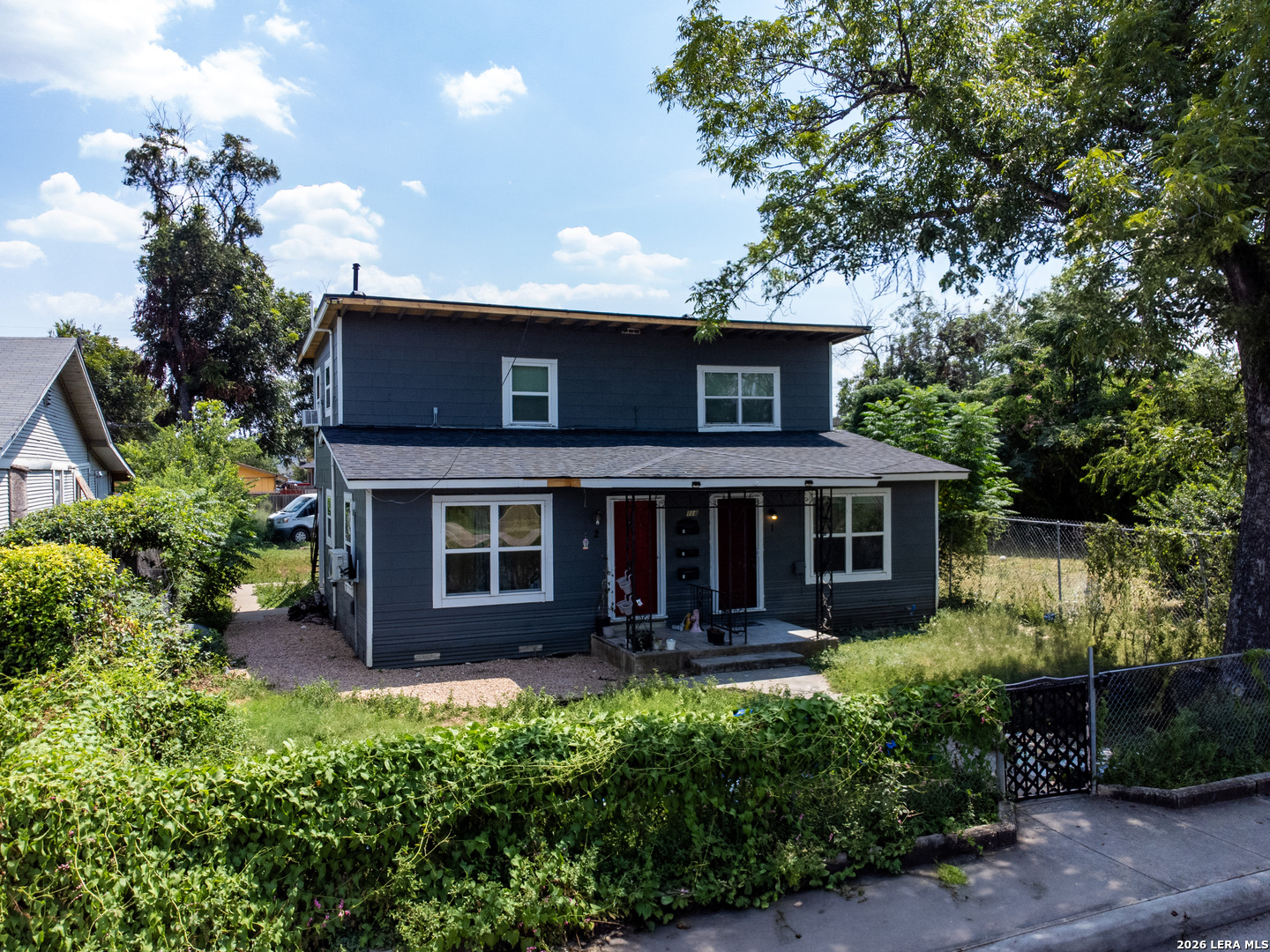 118 Compton Ave