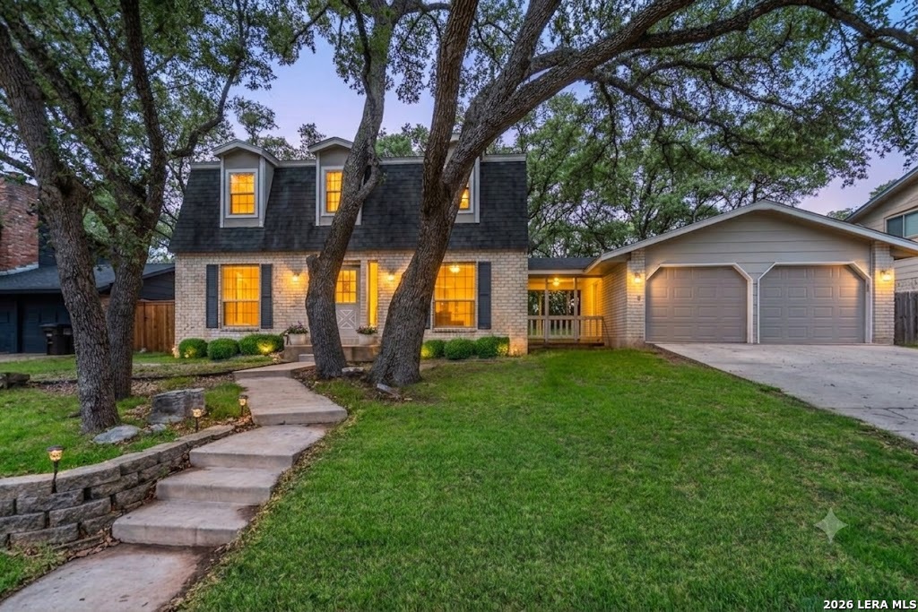 2114 Oak Wild St Listing Cover Image