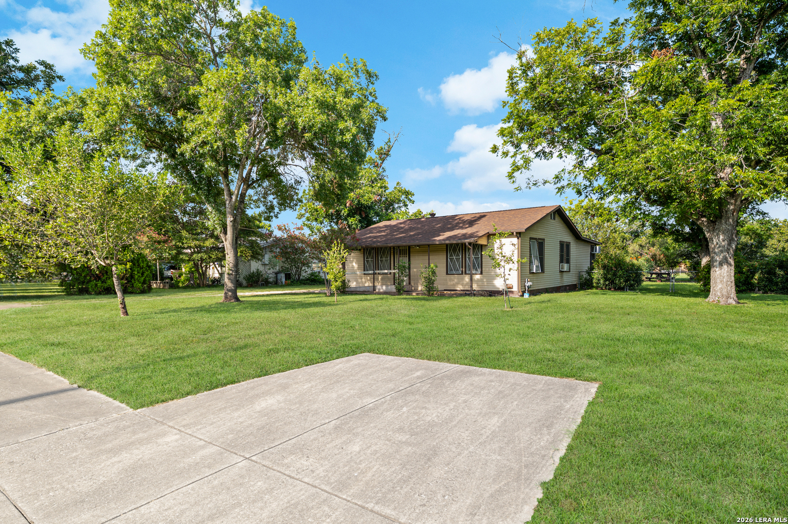2520 Jupe Dr Listing Cover Image
