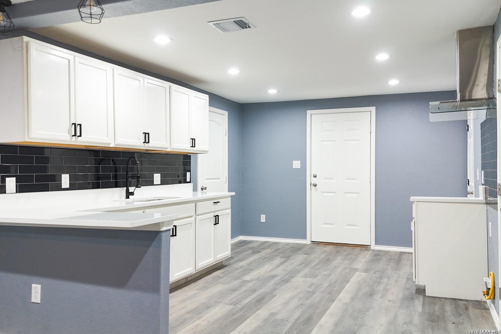 110 WHITMAN AVE, San Antonio, TX 78211