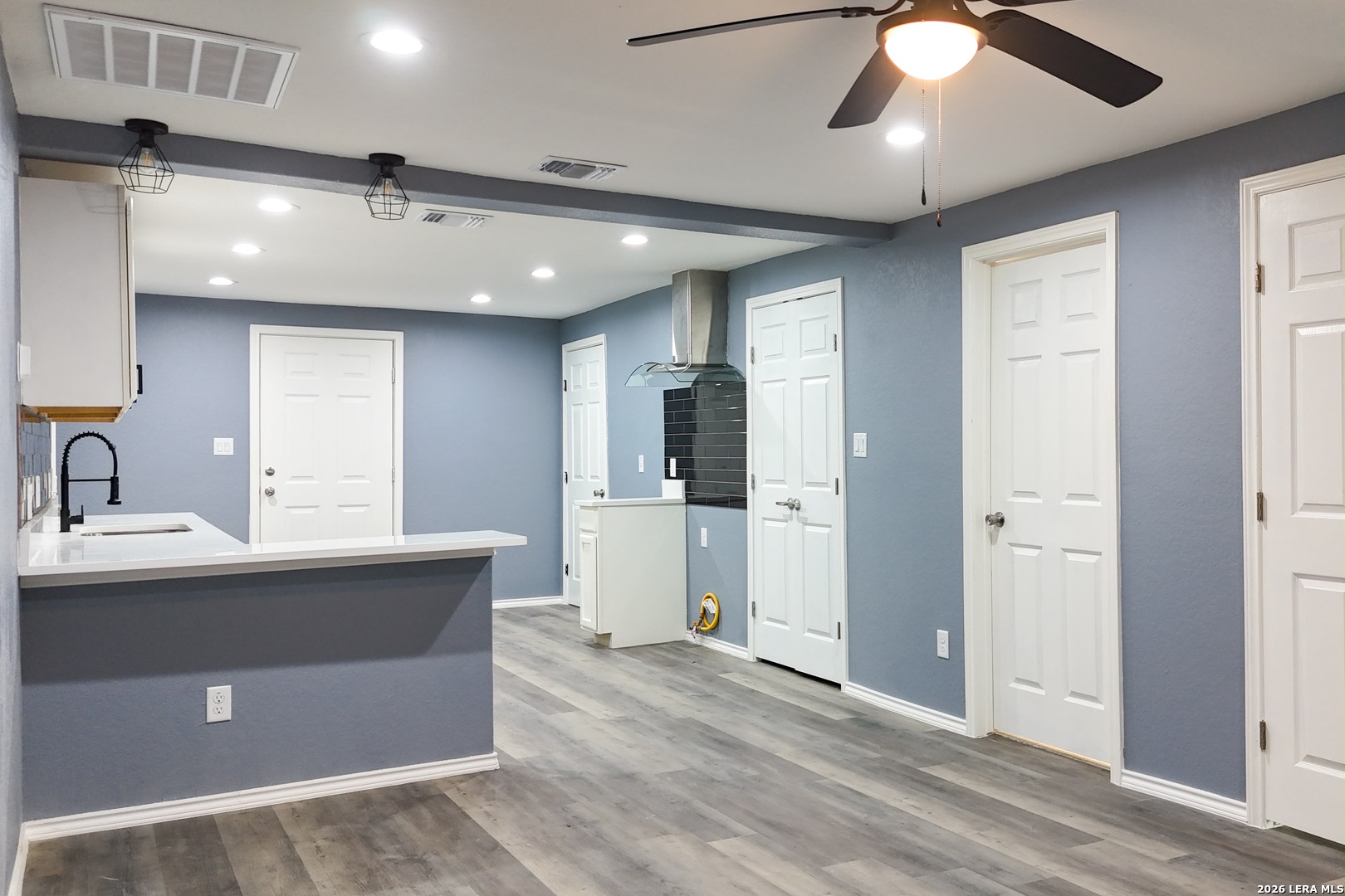 110 WHITMAN AVE, San Antonio, TX 78211