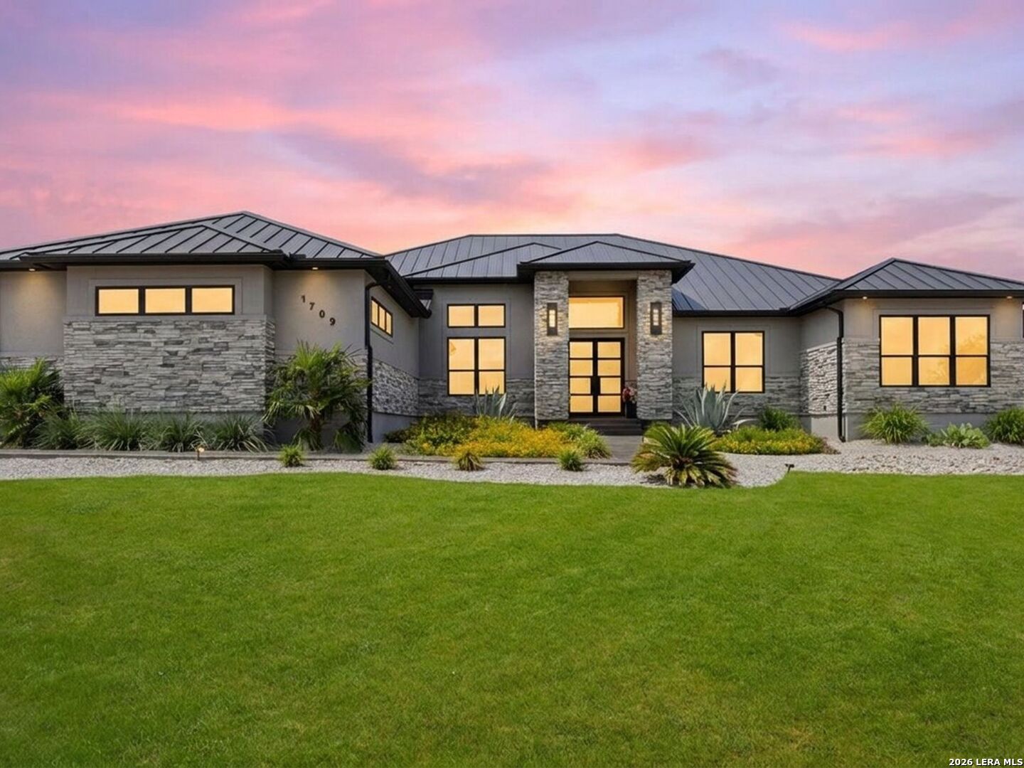 1709 Paradise Pkwy Listing Cover Image