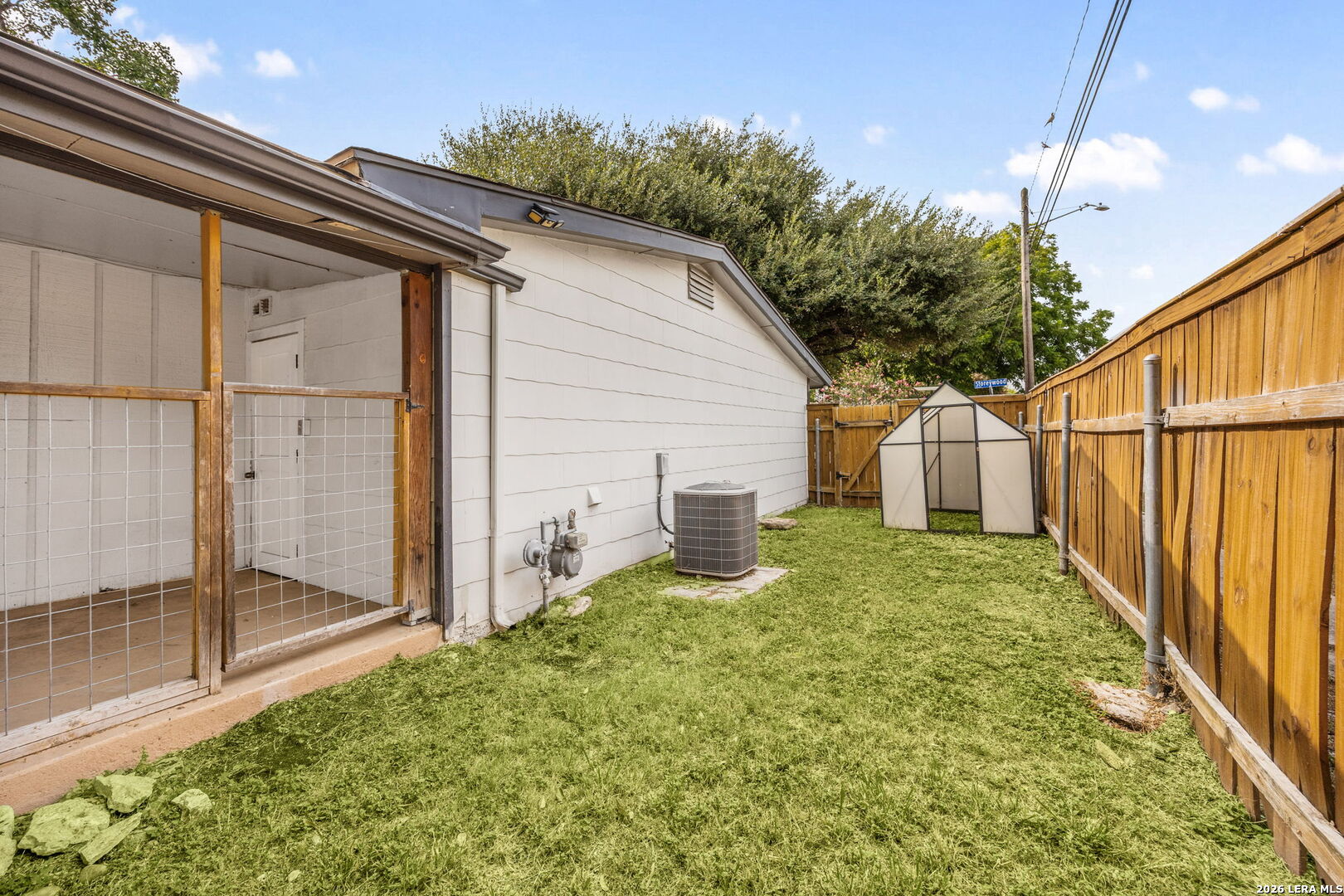 631 STOREYWOOD DR, San Antonio, TX 78213