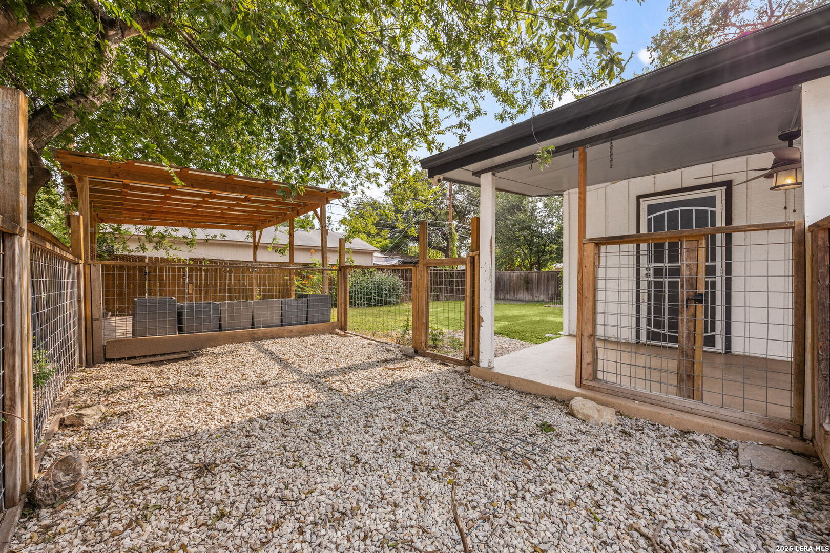 631 STOREYWOOD DR, San Antonio, TX 78213