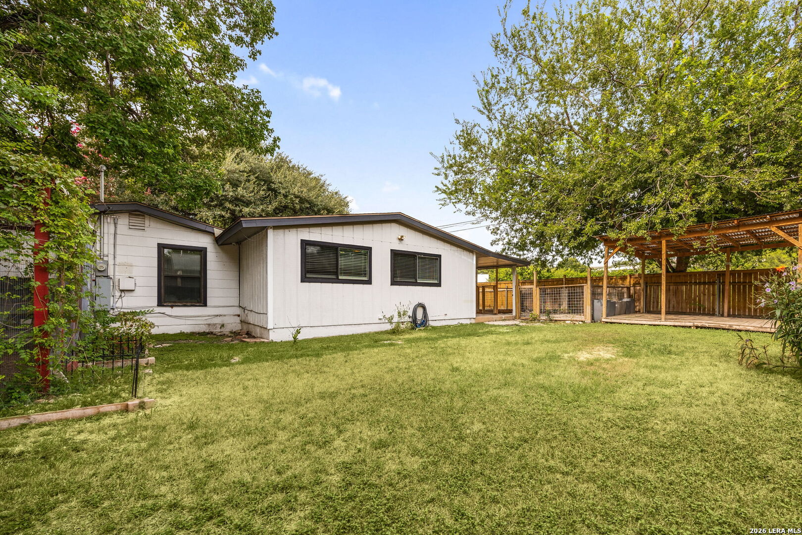 631 STOREYWOOD DR, San Antonio, TX 78213