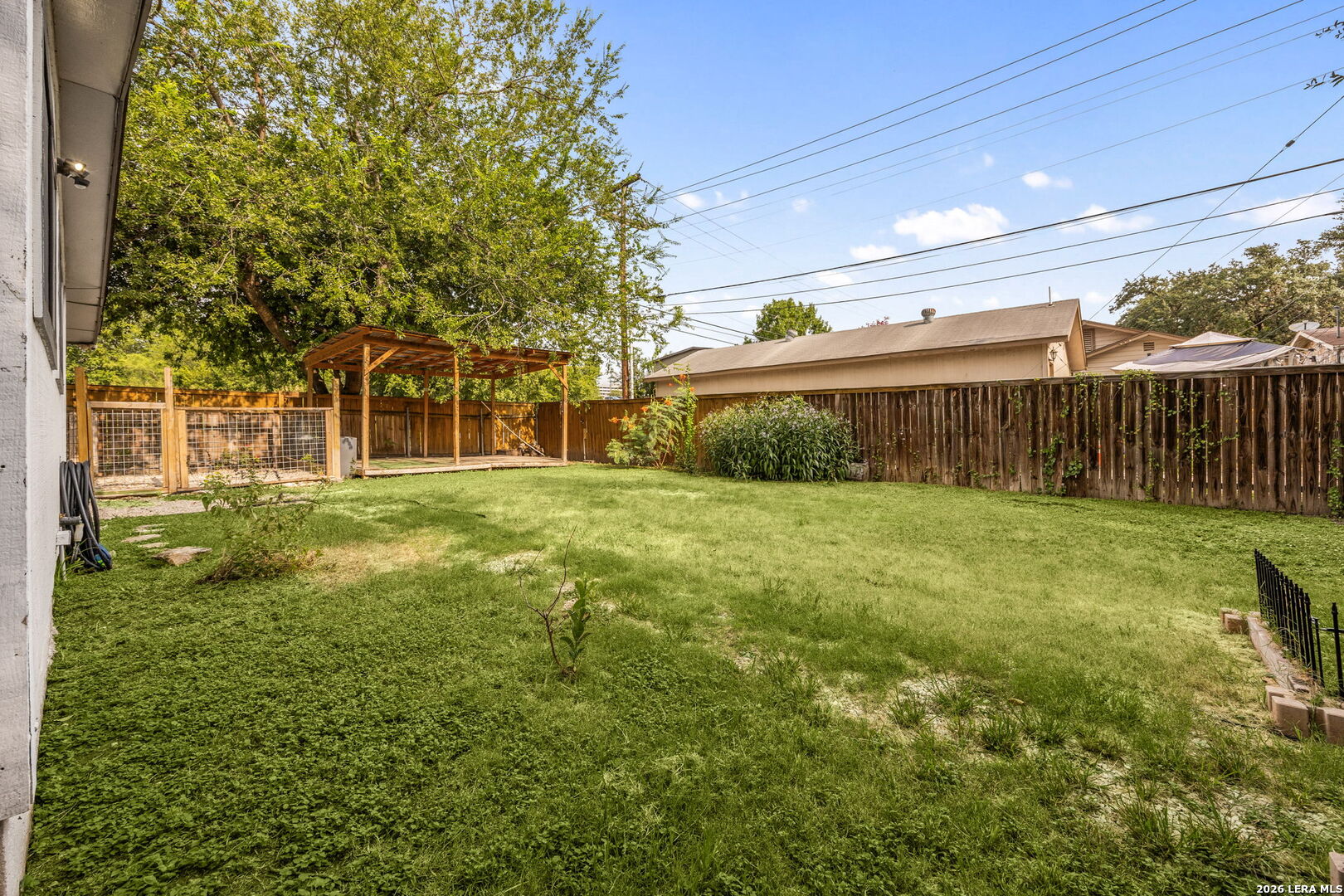 631 STOREYWOOD DR, San Antonio, TX 78213