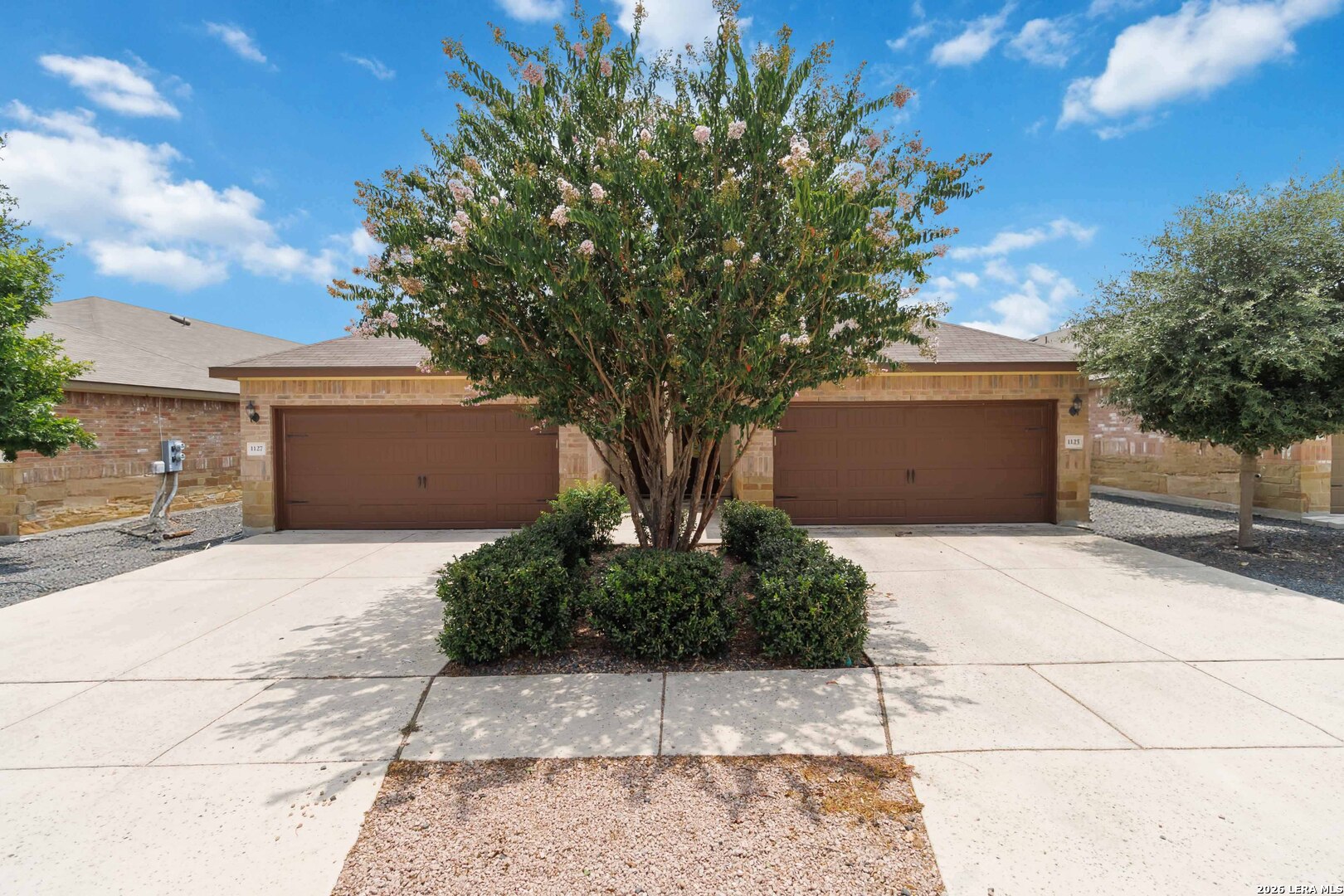 1125/1127 Stanley Way Listing Cover Image