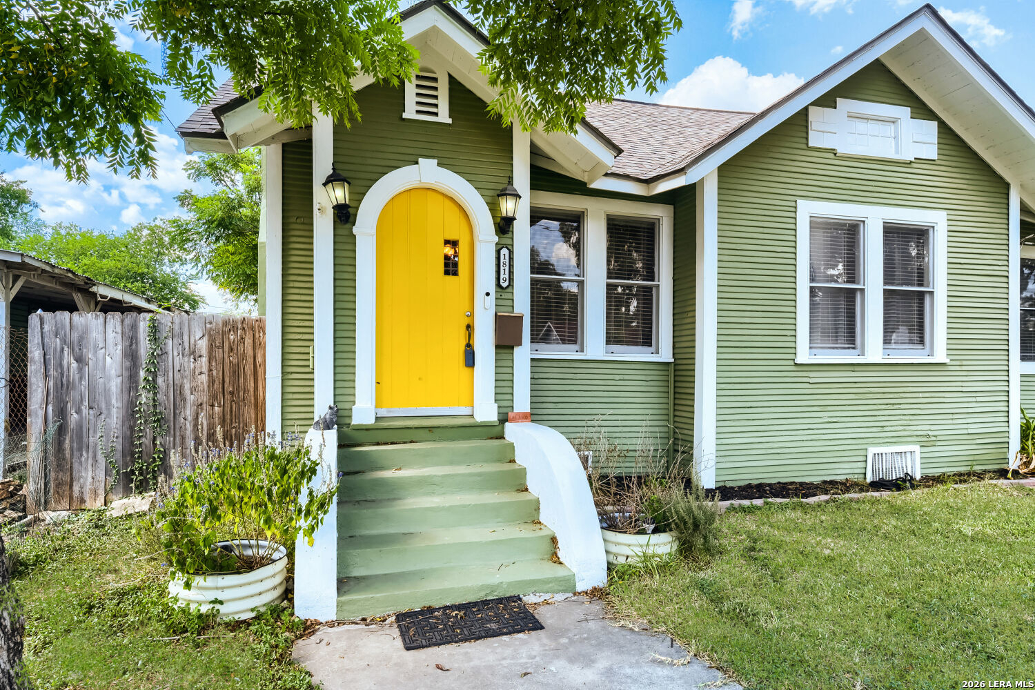 Photo 3 of Single family home for sale at 1819 W Woodlawn Ave, San Antonio, TX 78201 | MLS# 1947053 | Listing updated on 2026-10-11