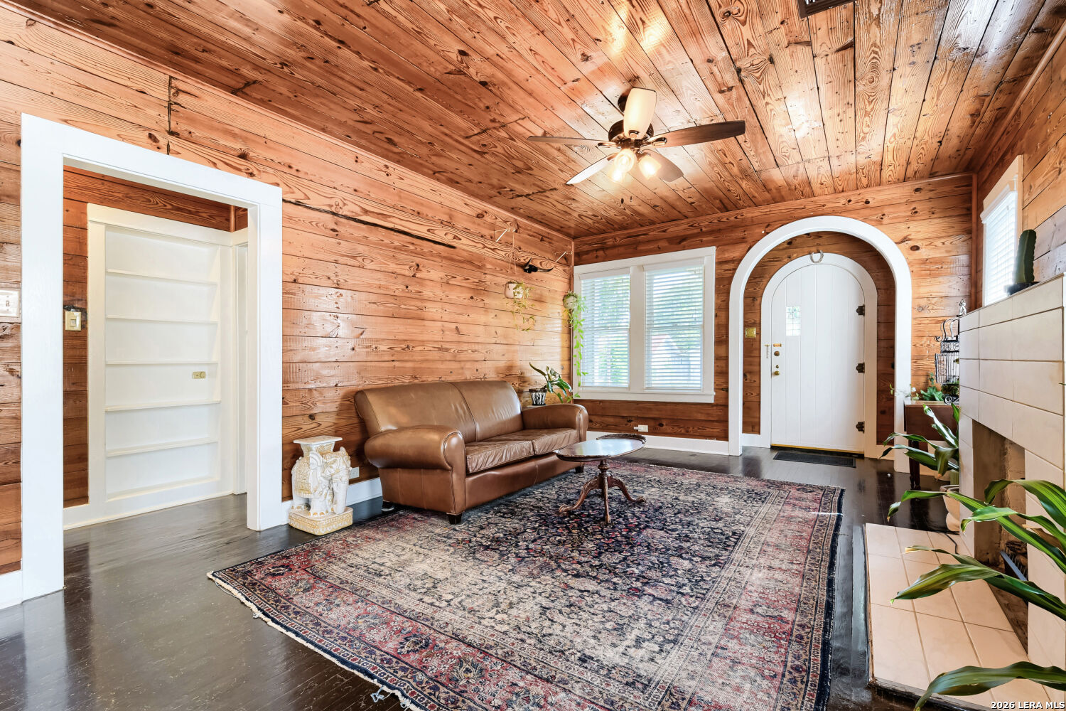 1819 W Woodlawn Avenue, San Antonio, TX 78201