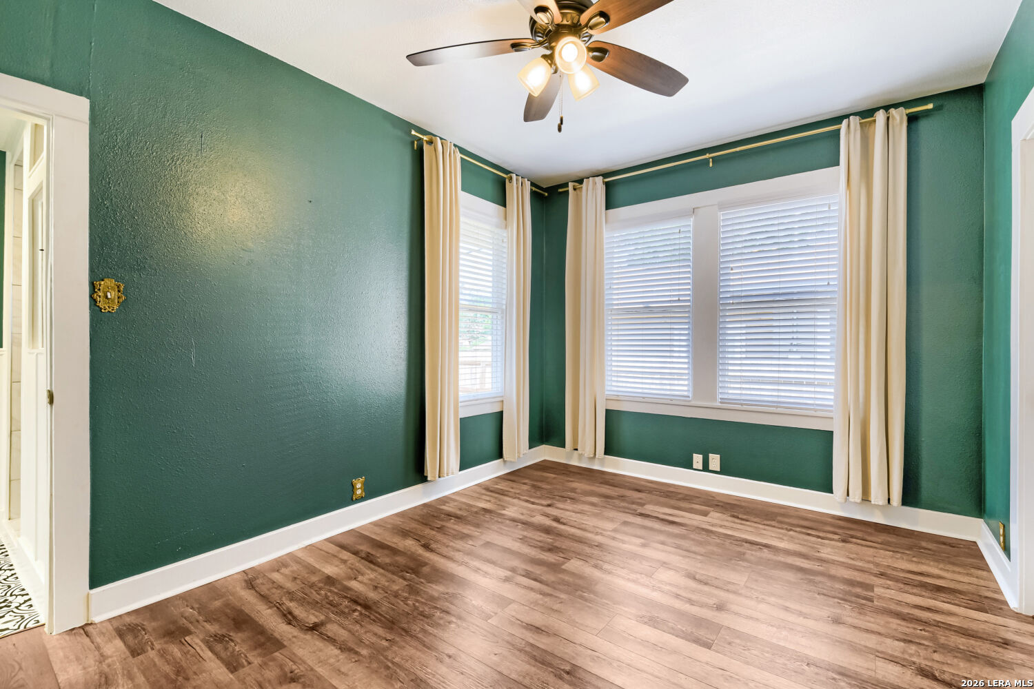 1819 W Woodlawn Avenue, San Antonio, TX 78201