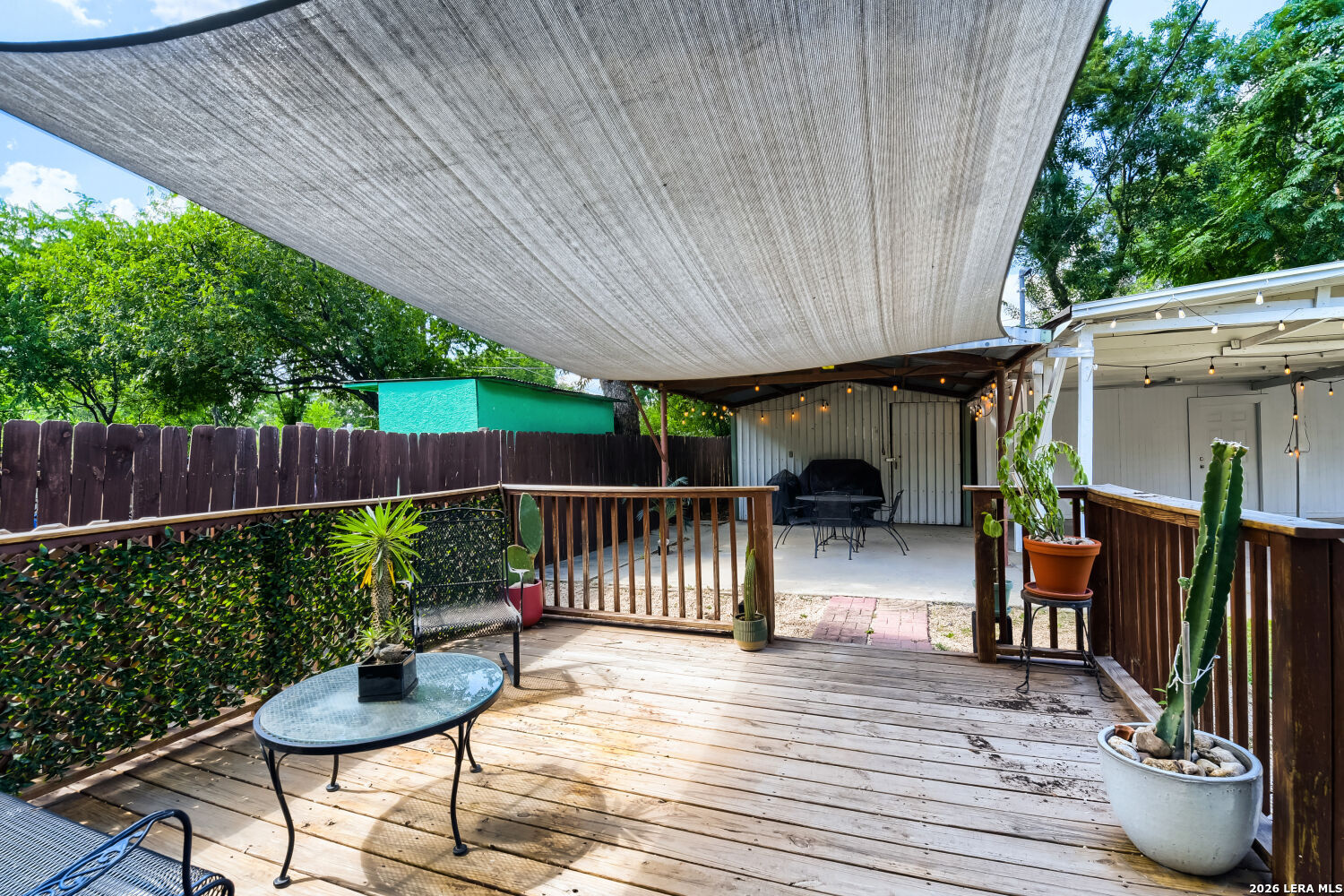 1819 W Woodlawn Avenue, San Antonio, TX 78201