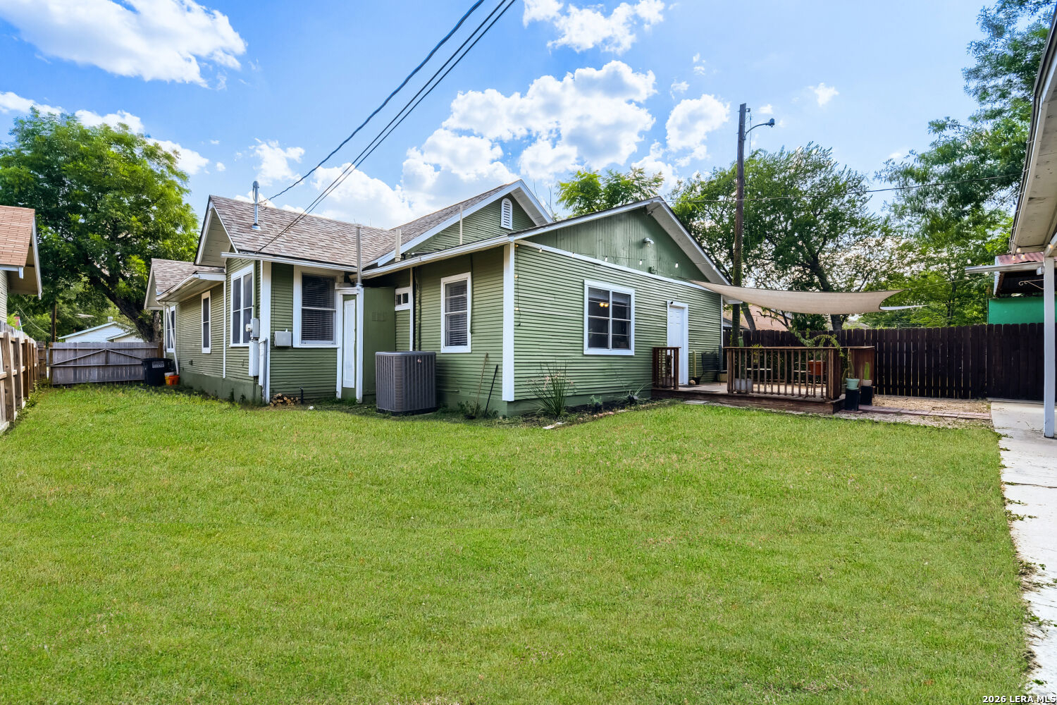 1819 W Woodlawn Avenue, San Antonio, TX 78201