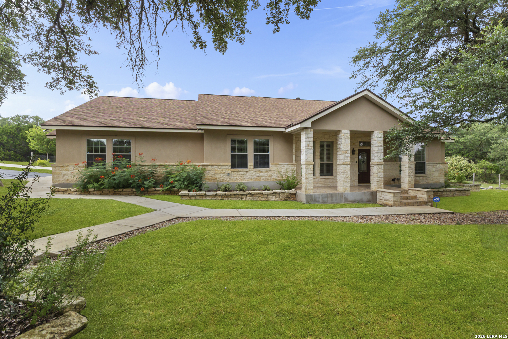 128 Comal Oak Listing Cover Image