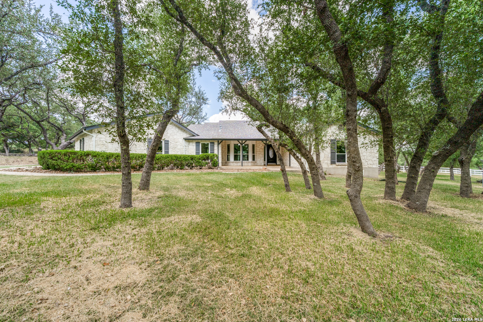 111 Oak Estates Dr Listing Cover Image