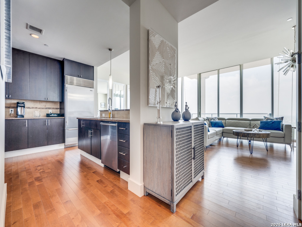 610 E Market St #2711 #2711, San Antonio, TX