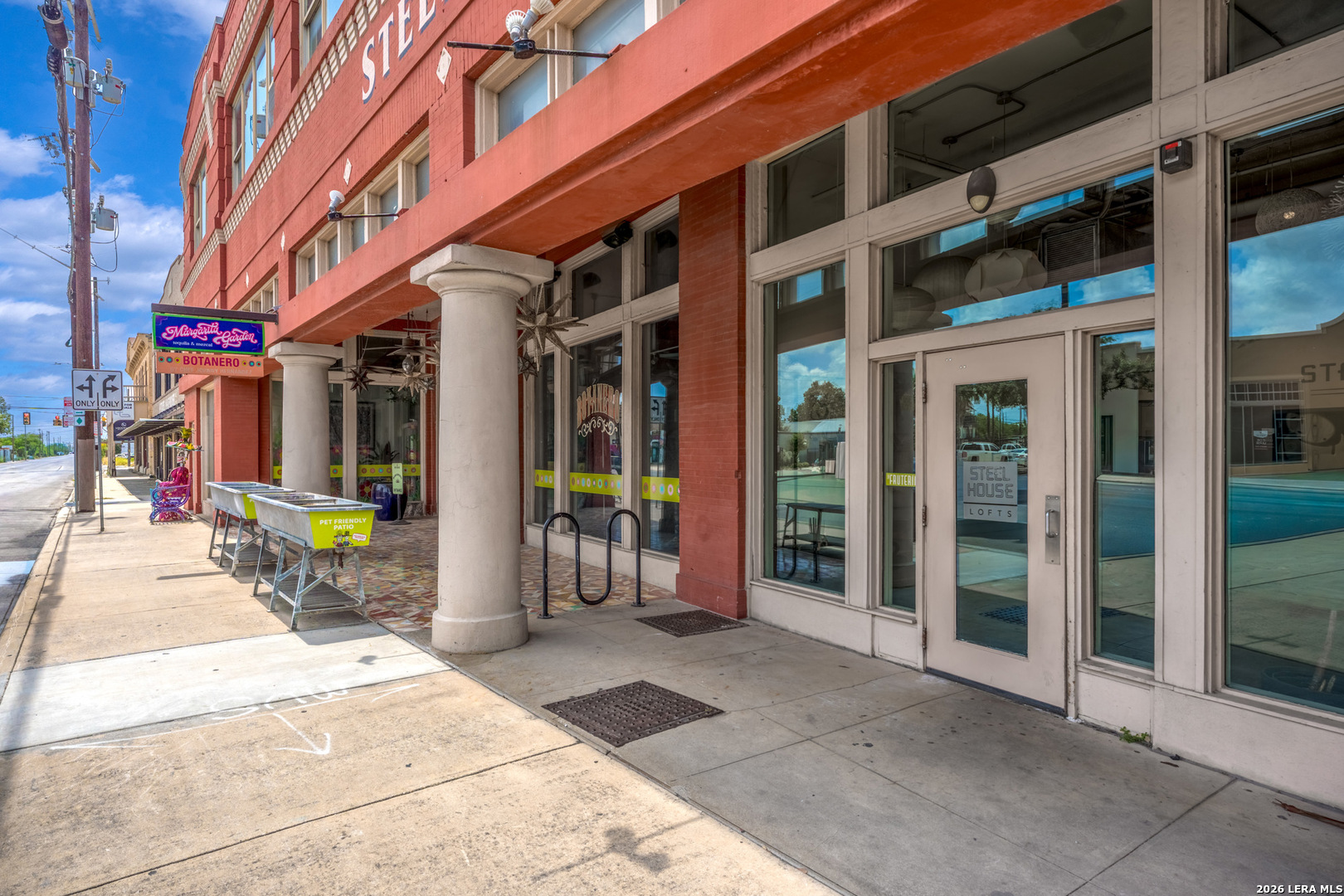 1401 S Flores #308 #308, San Antonio, TX