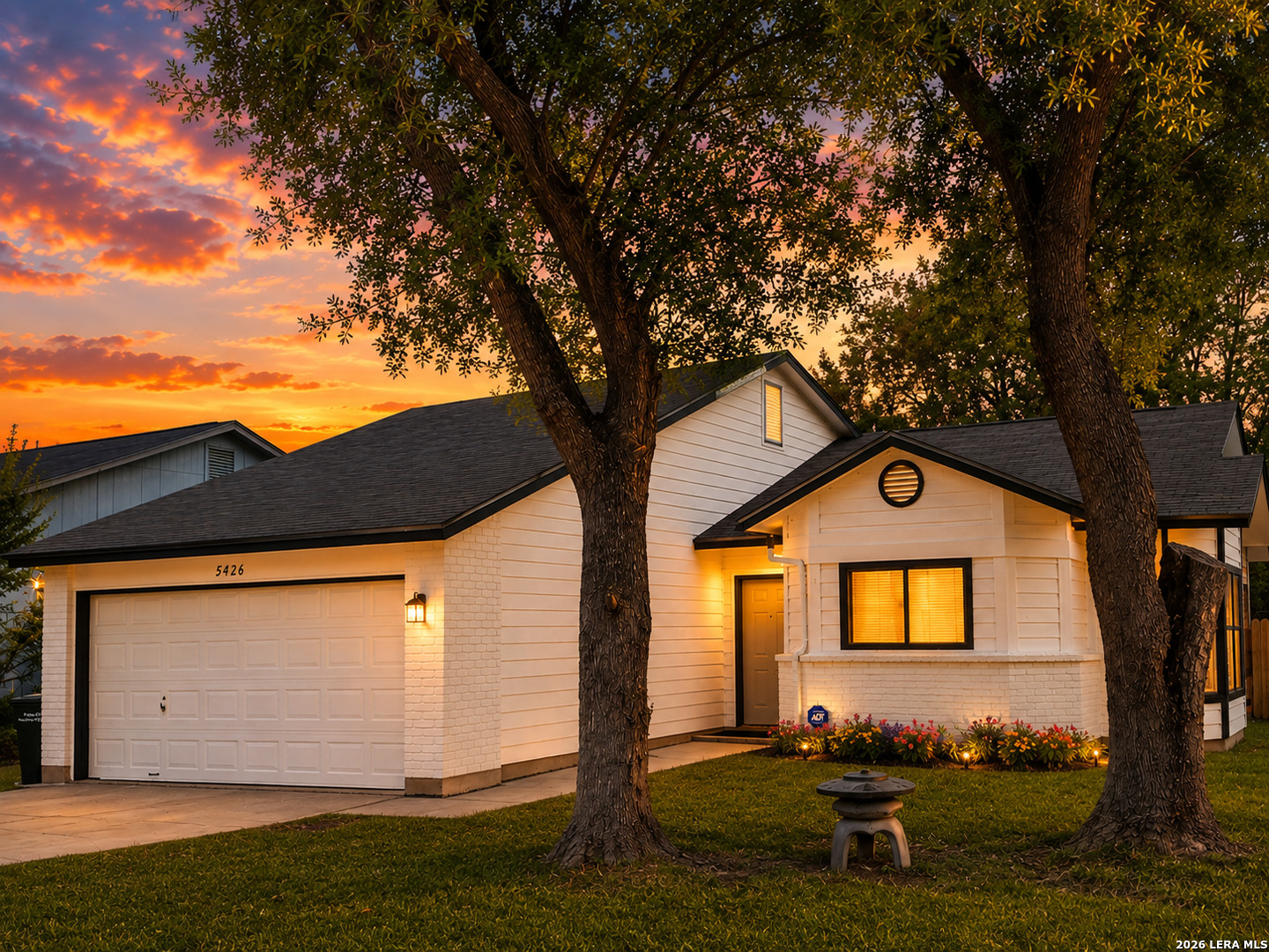 5426 Vista Court Dr Listing Cover Image