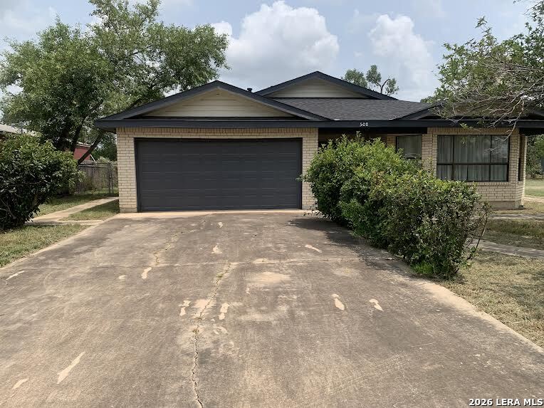 508 Crouch Ave Listing Cover Image