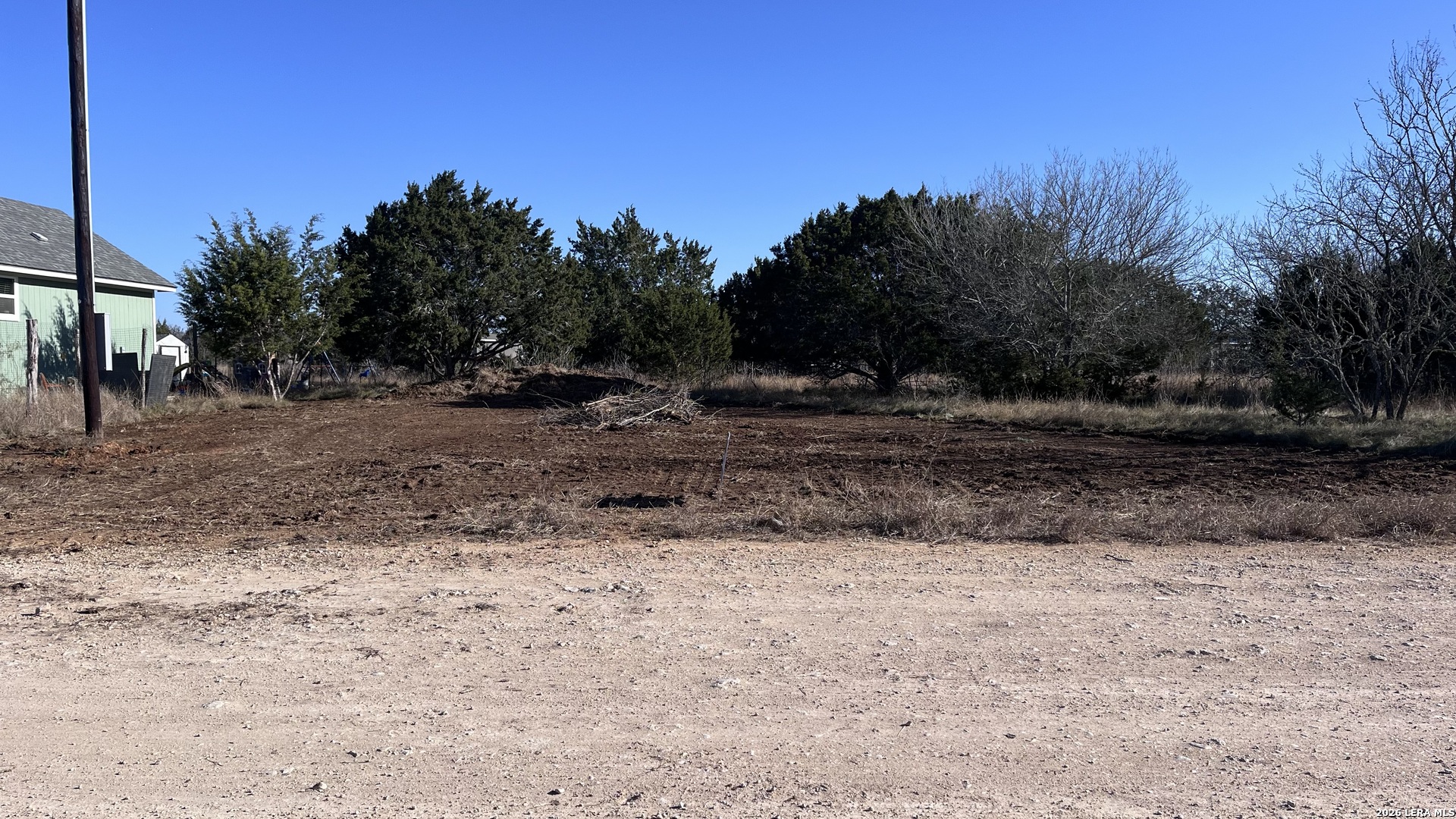 335 Medina Listing Cover Image