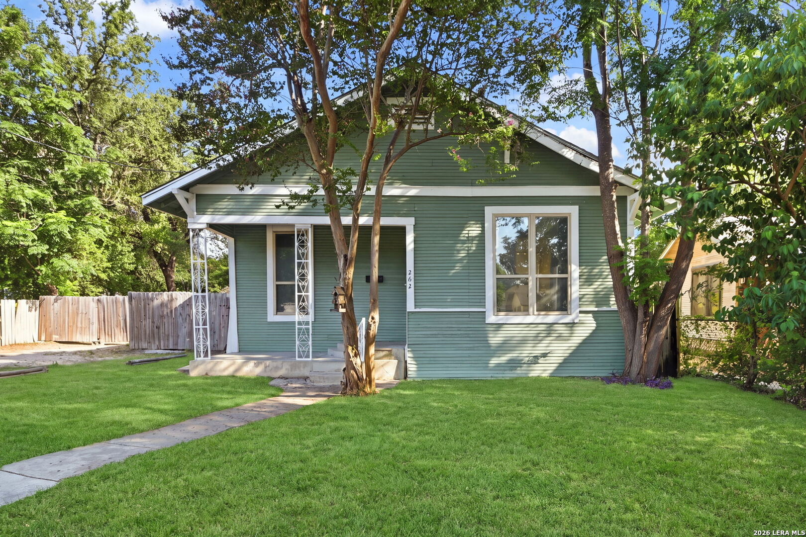 262 Southcross Blvd Listing Cover Image