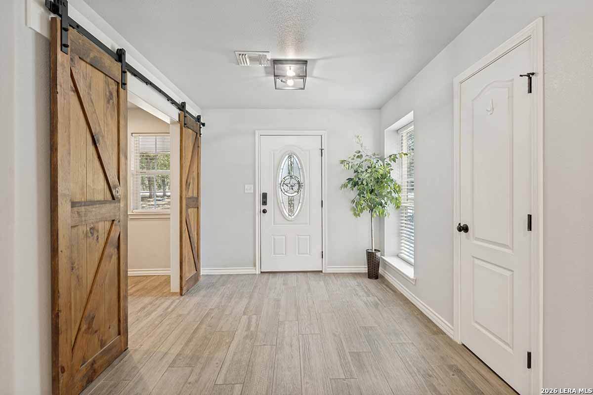 200 Oak Hollow Drive, La Vernia, TX 78121
