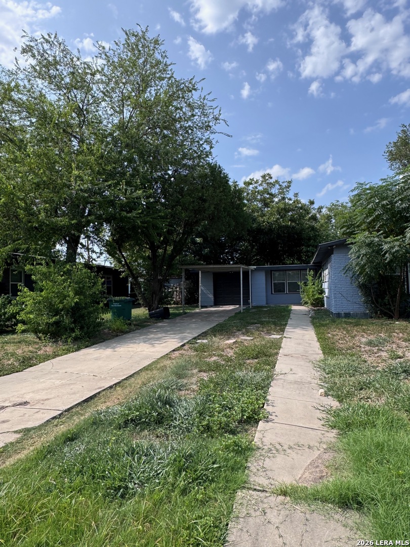 211 Cresham Dr Listing Cover Image