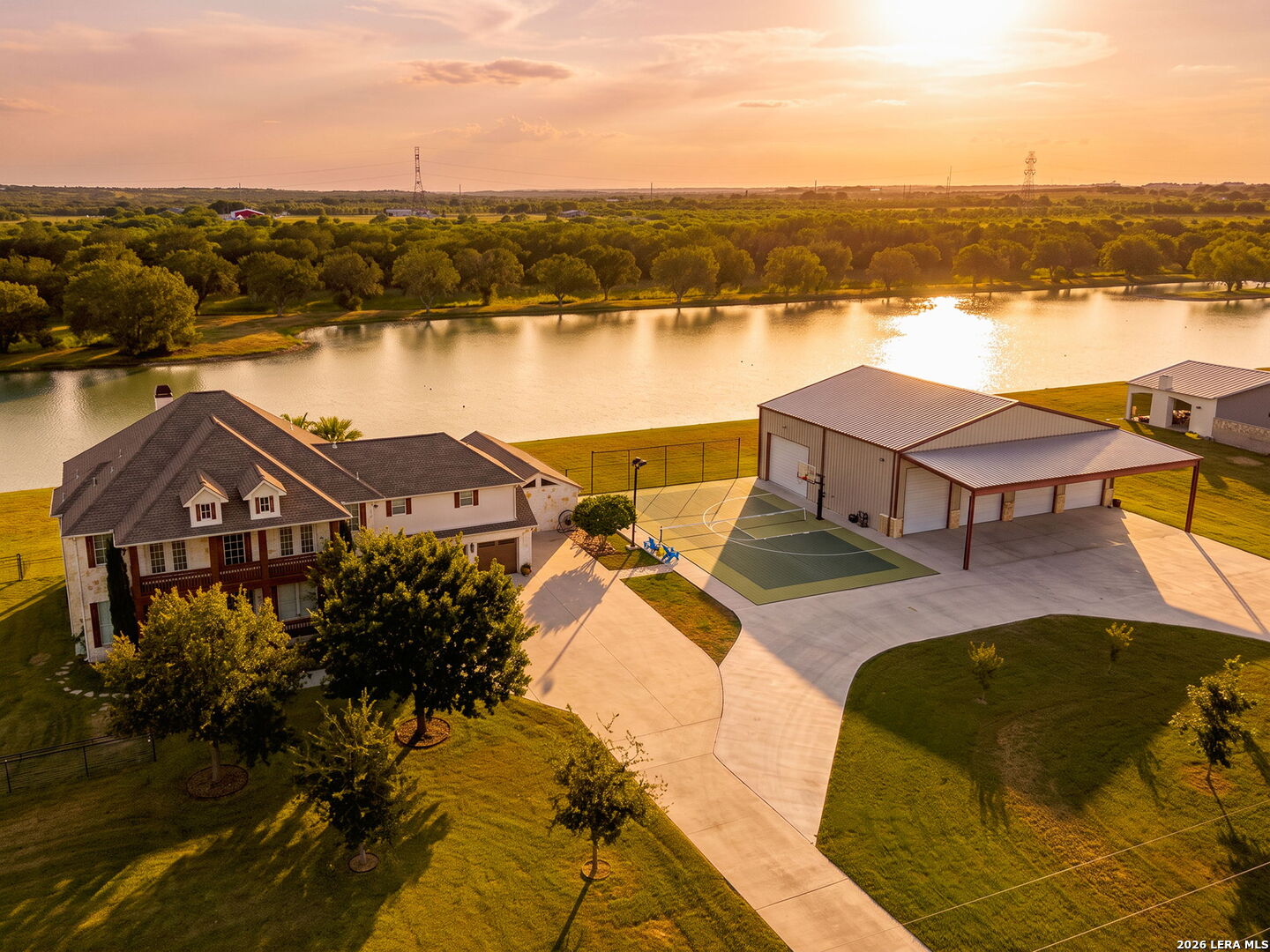 311 Ski Plex Listing Cover Image