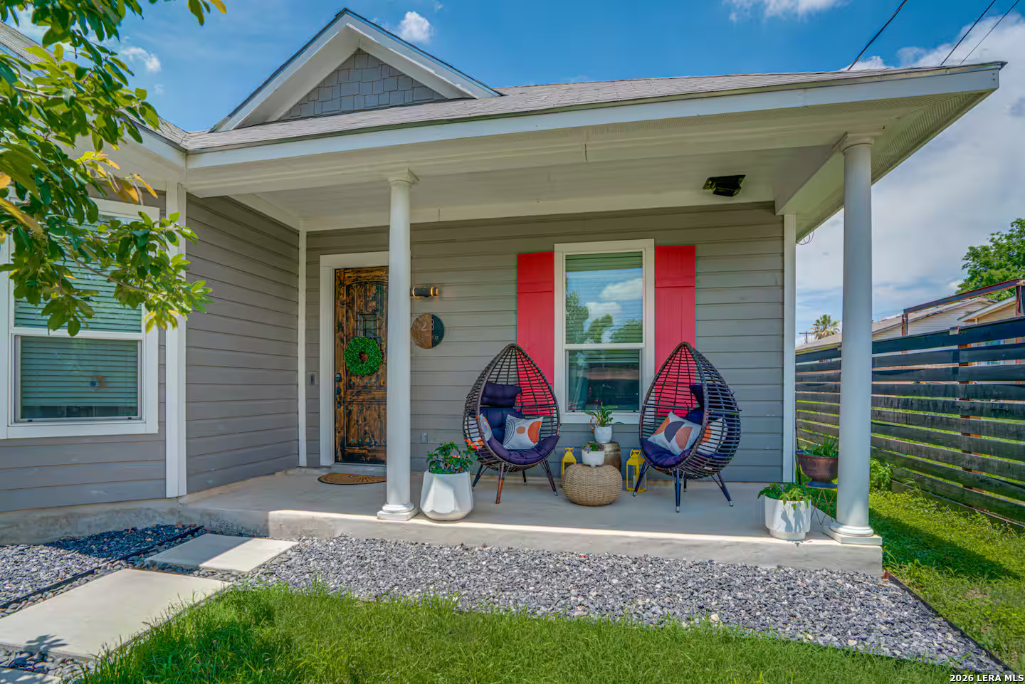 623 Dakota St Listing Cover Image
