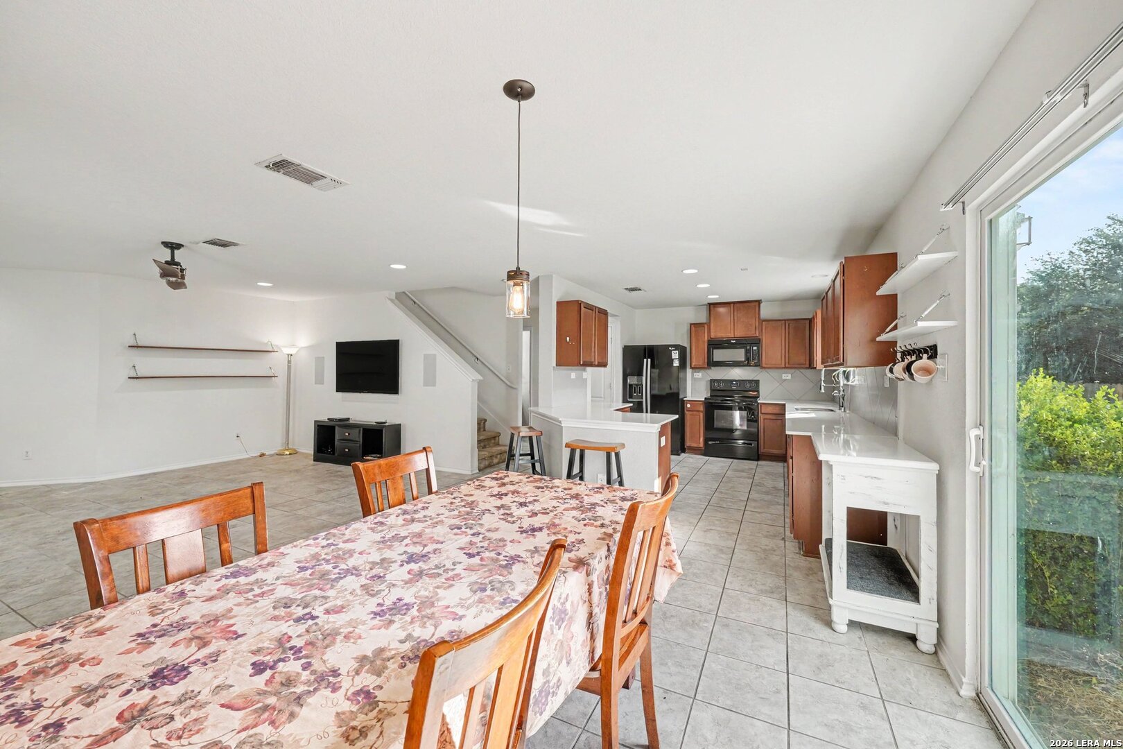 210 Granite Mist, Universal City, TX 78148