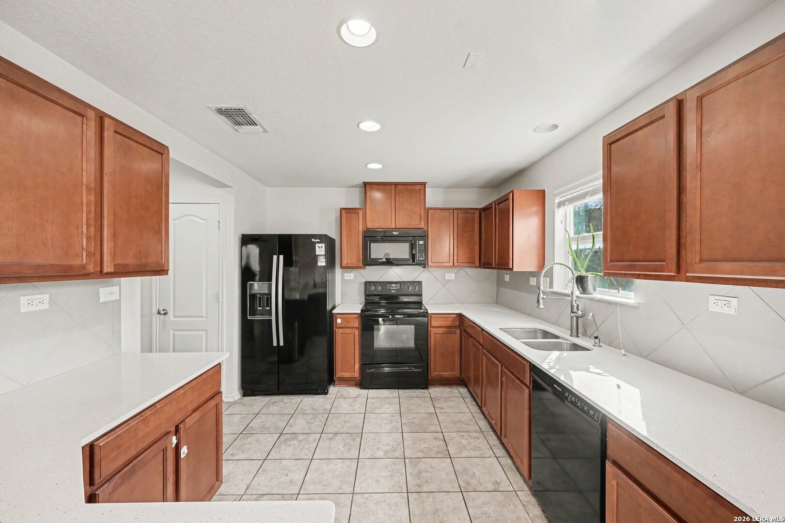 210 Granite Mist, Universal City, TX 78148