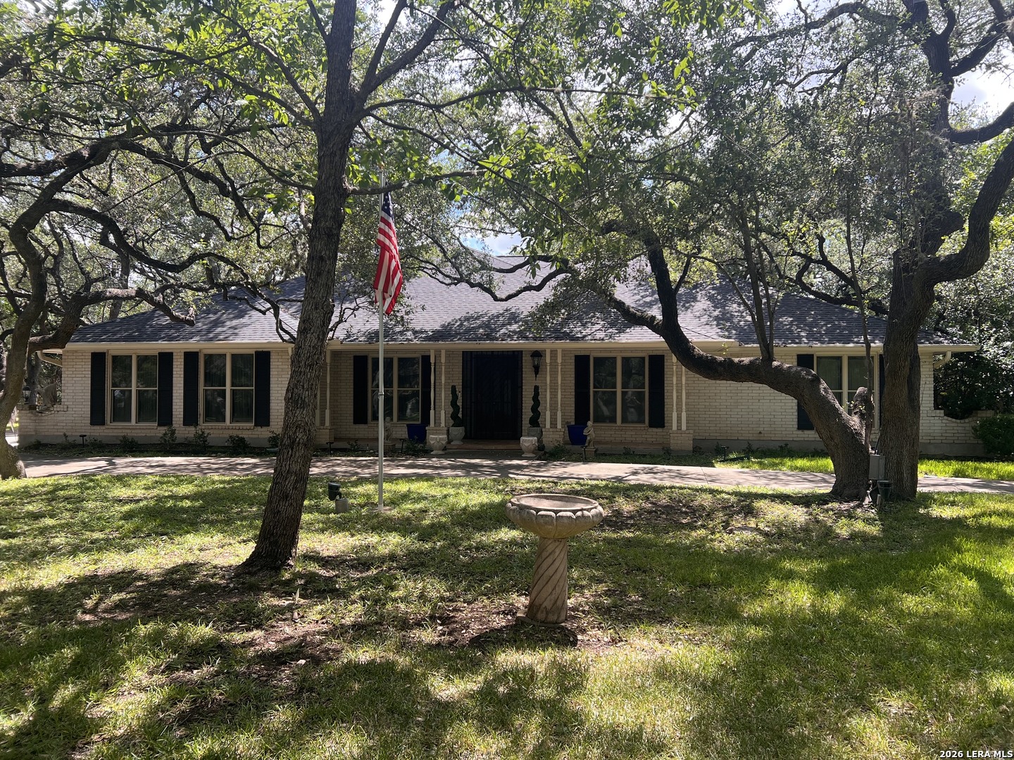 106 Bikeway Ln, Shavano Park, TX 78231