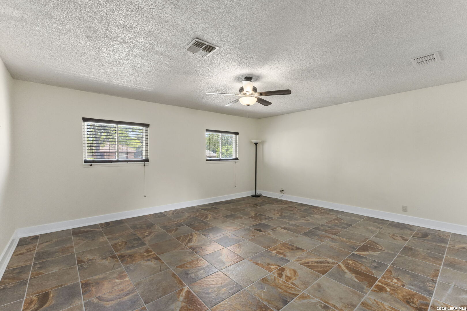 5907 HIDDEN BOULDER ST, San Antonio, TX 78250