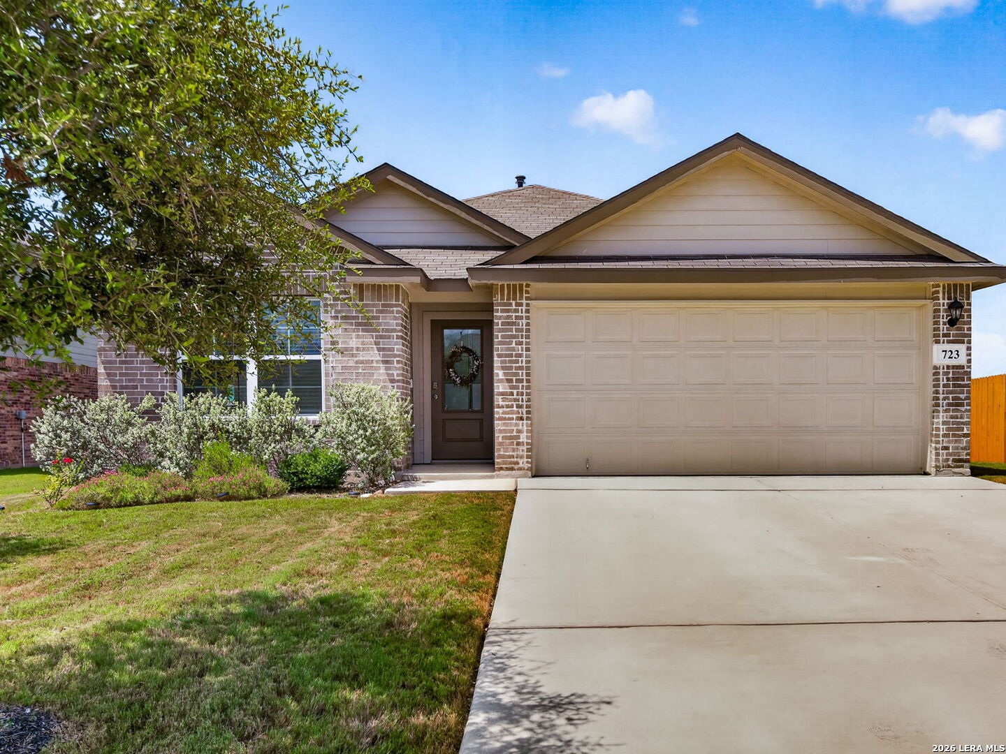 723 Overlook Rdg Listing Cover Image