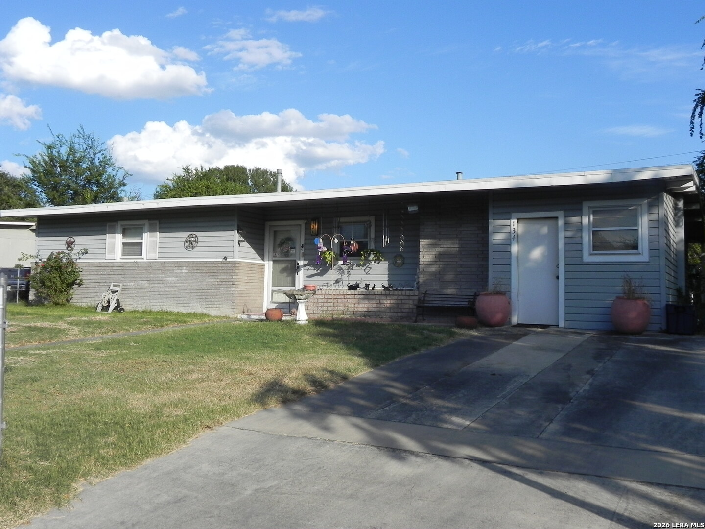 134 Dumont Dr Listing Cover Image