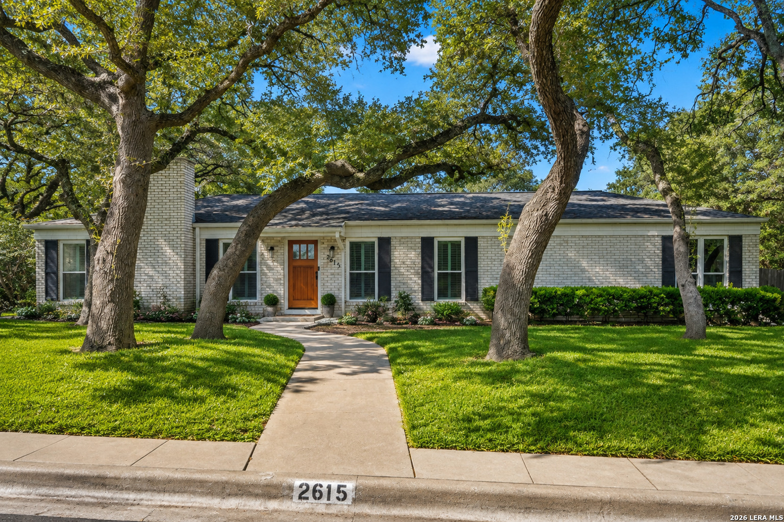 2615 Whisper Hill St Listing Cover Image
