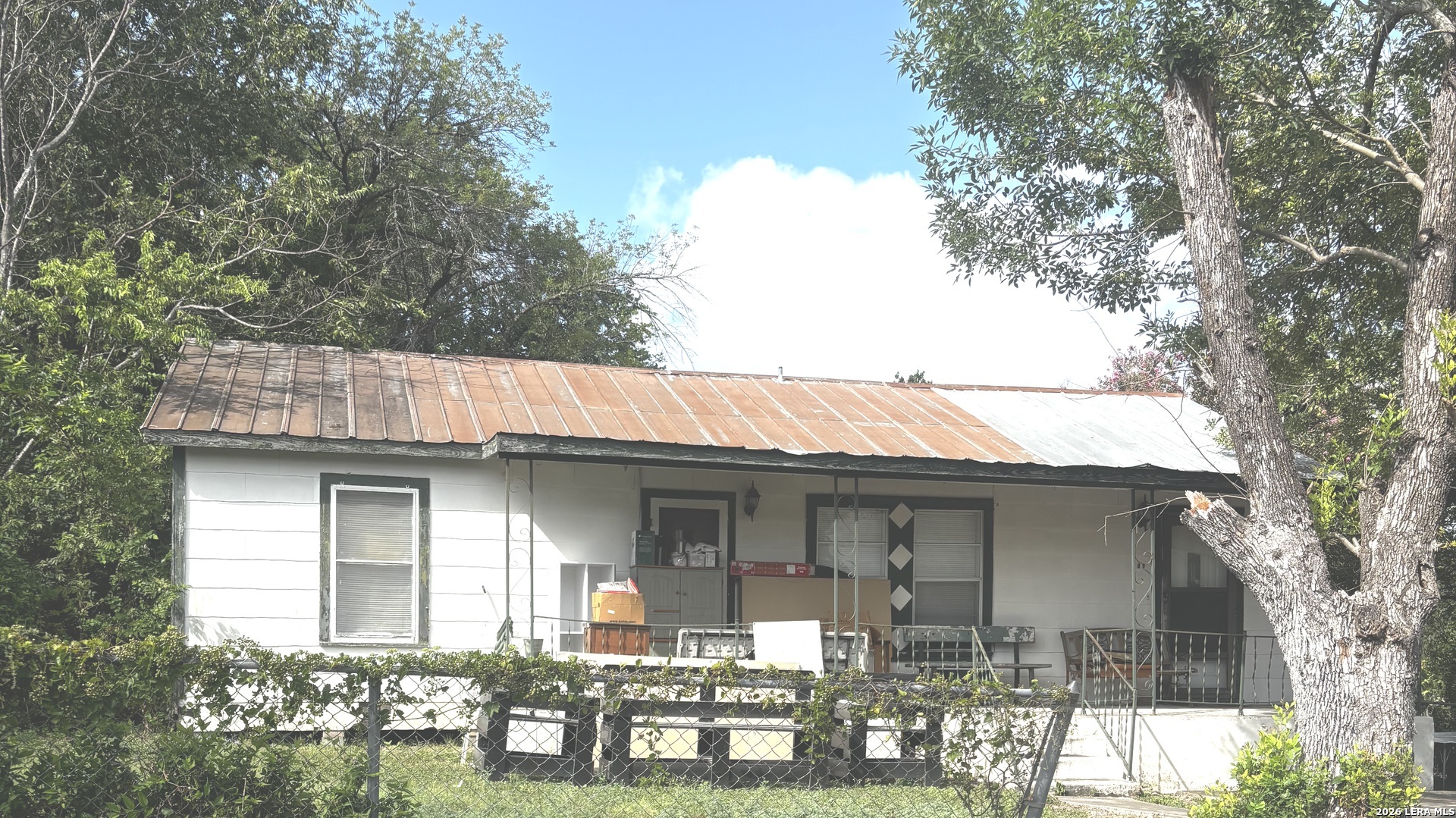 406 Live Oak Ave Listing Cover Image