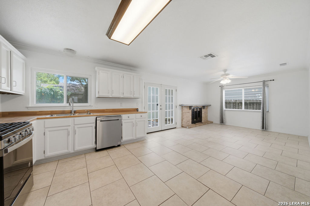 5930 OAK RUN ST, San Antonio, TX 78247